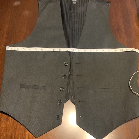 Mens vest - Picture 2 of 10